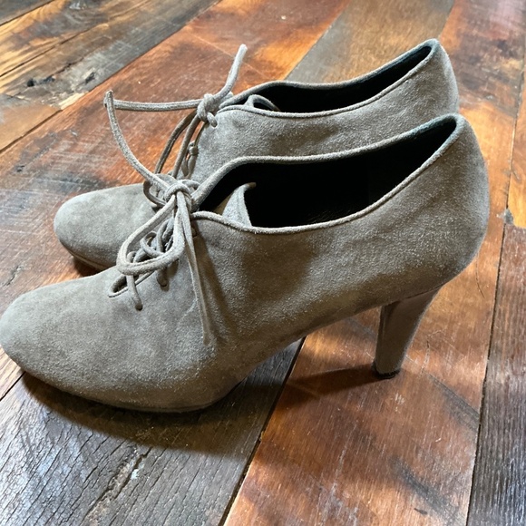 Kate Spade New York Karmela Taupe Suede Booties Made in Italy Size 7.5 - Picture 6 of 9